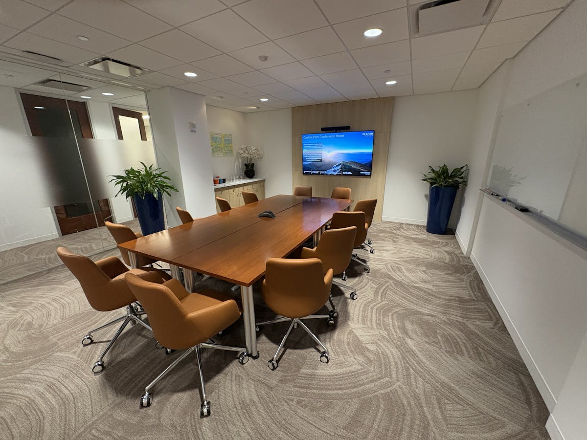 12 person meeting room