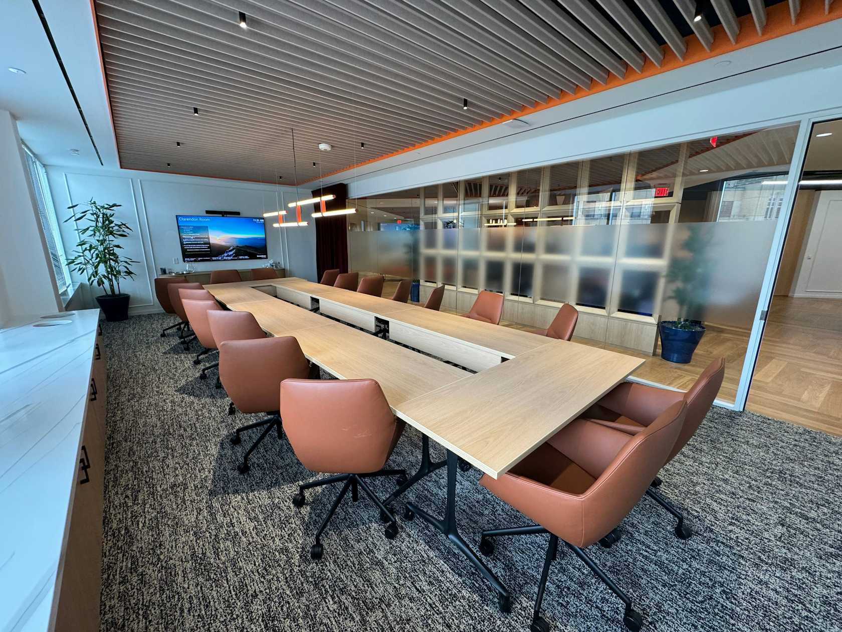 18 person meeting room