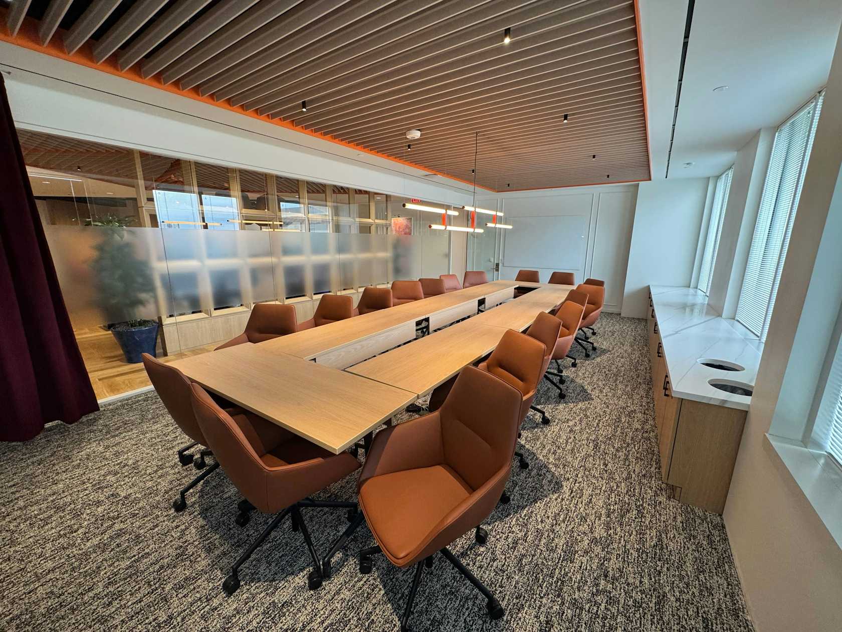 18 person meeting room