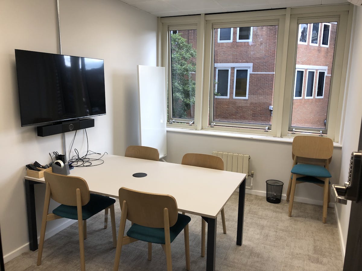 Explore serviced office space to rent near Twickenham Riverside Hubble