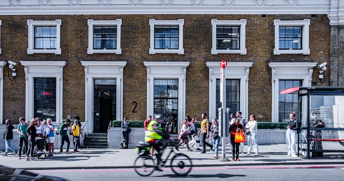 2 London Bridge Rent this office space with Hubble