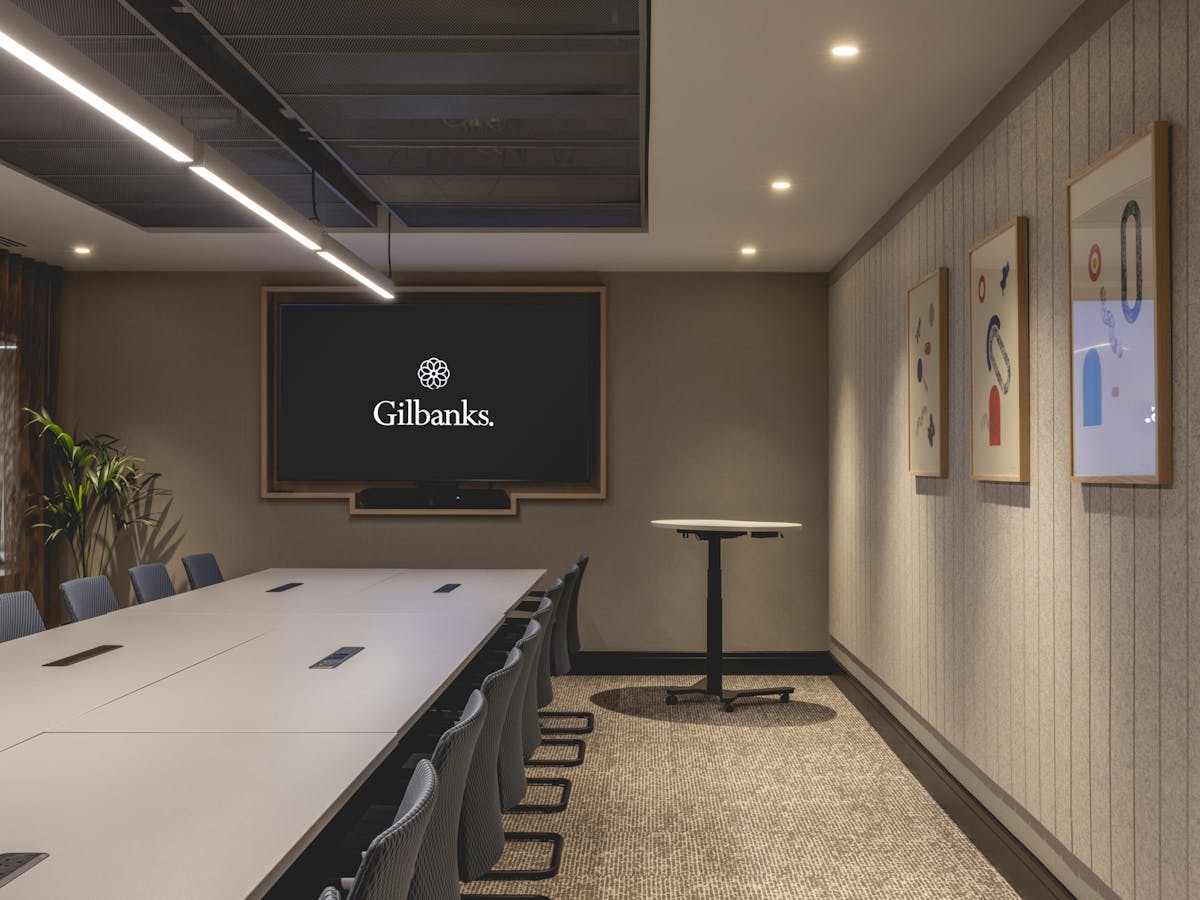 18 person meeting room