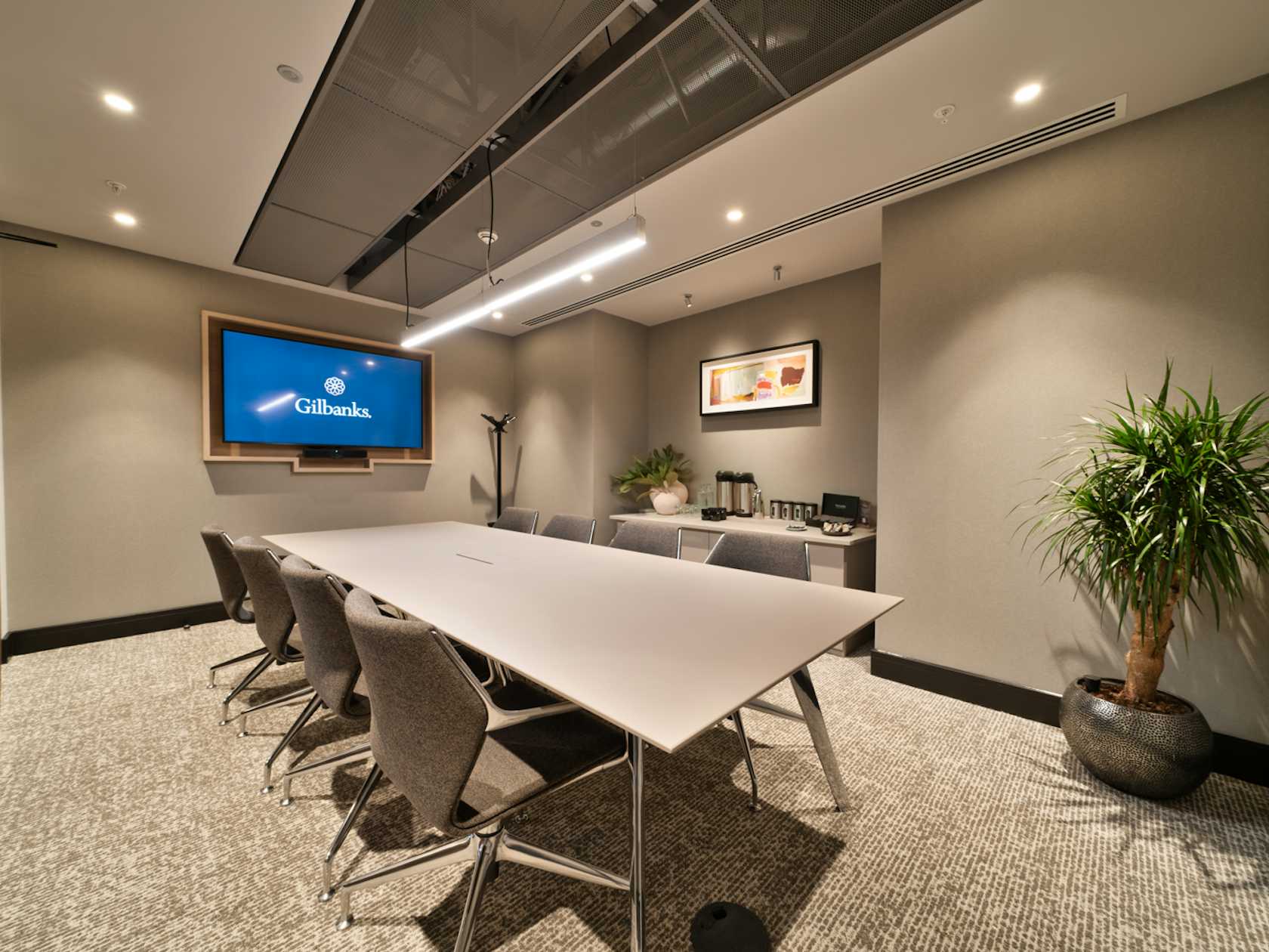 8 person meeting room