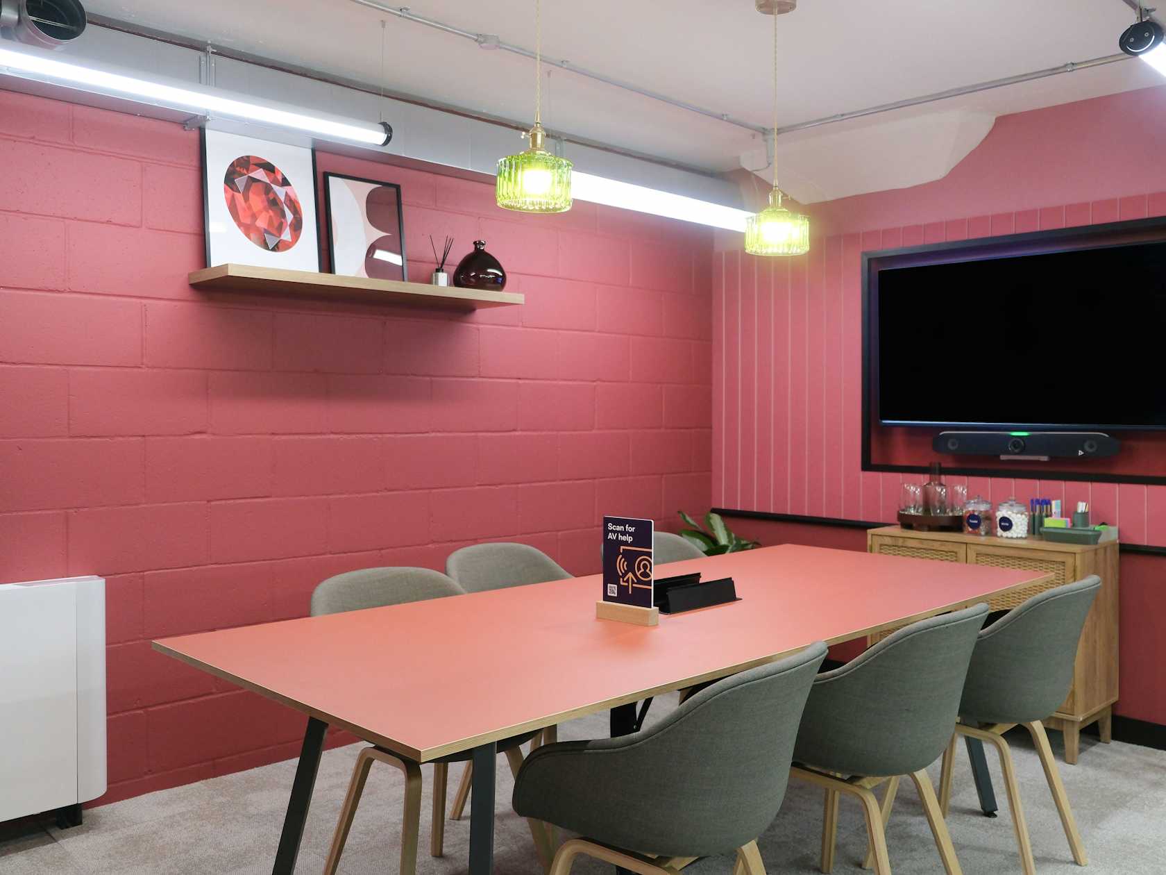 6 person meeting room