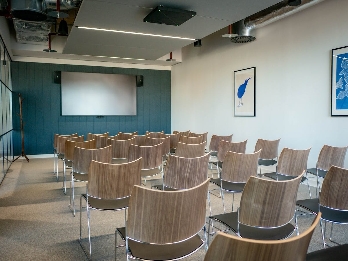 35 person meeting room