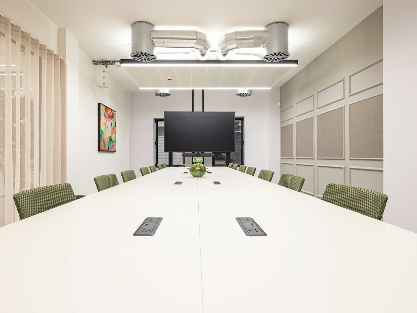 16 person meeting room
