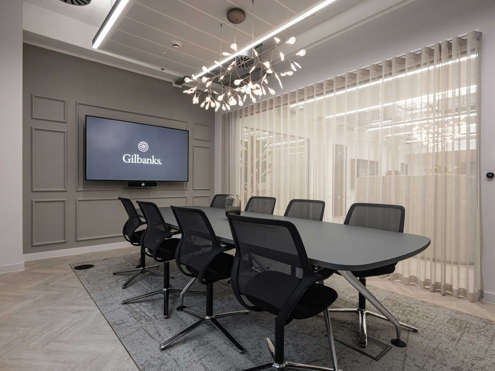 8 person meeting room