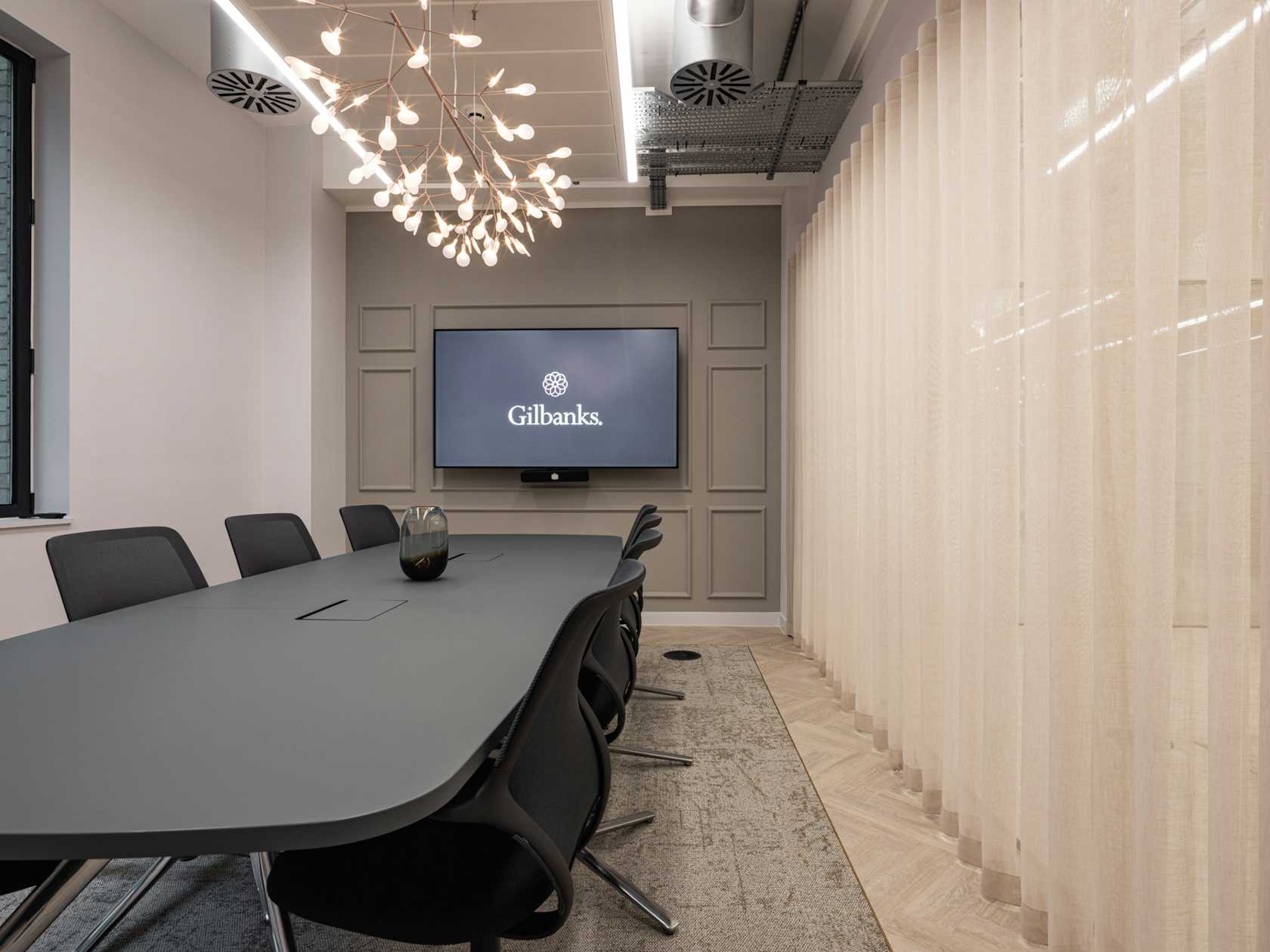 8 person meeting room