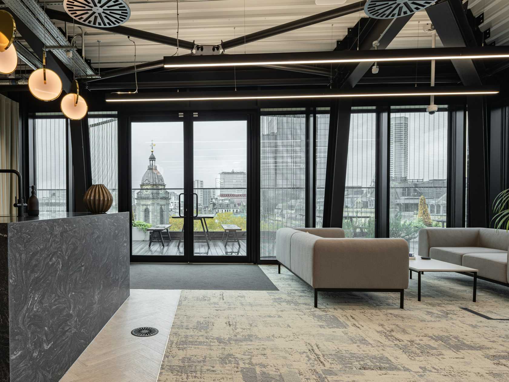 25 person meeting room