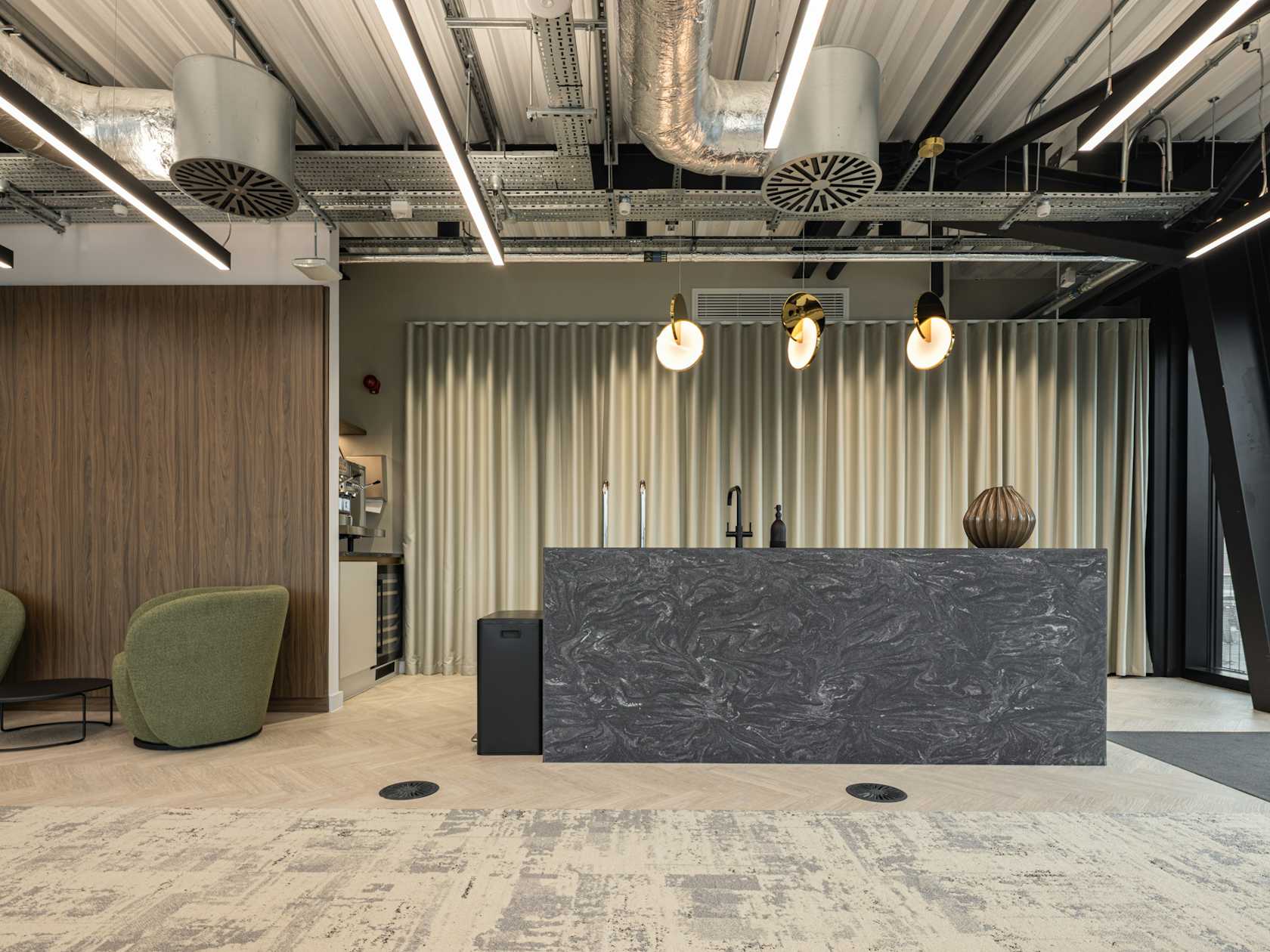 25 person meeting room