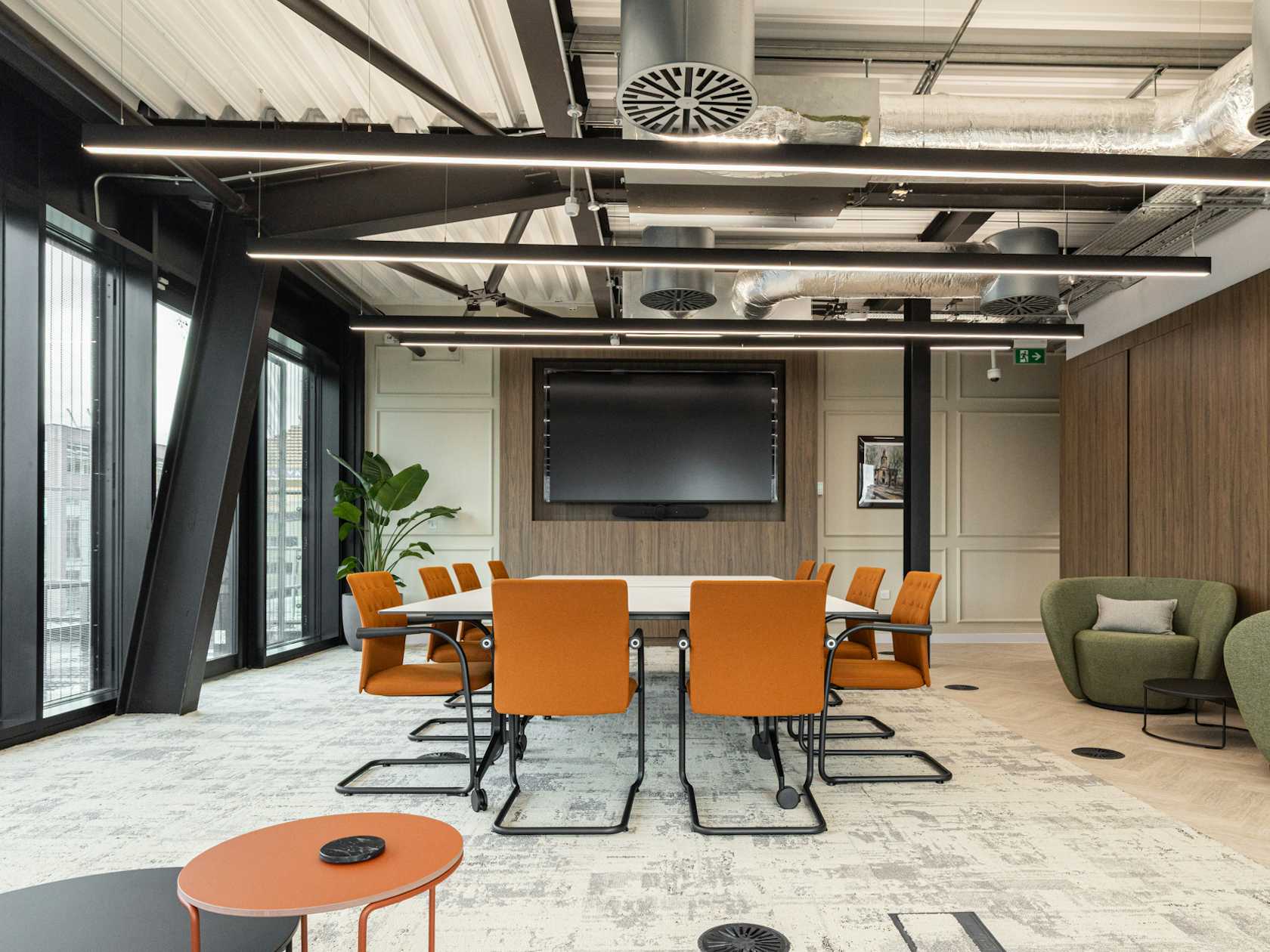 25 person meeting room