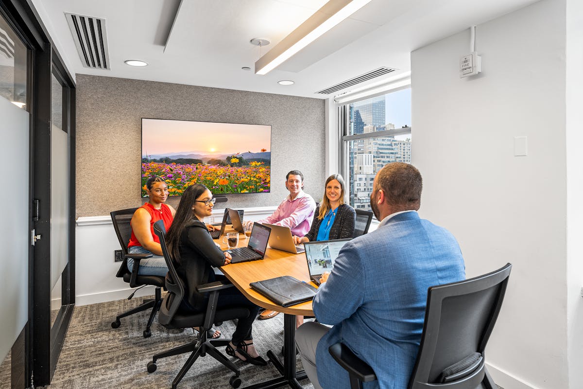 5 person meeting room