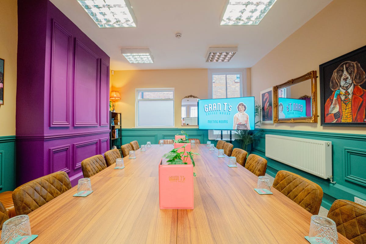 16 person meeting room