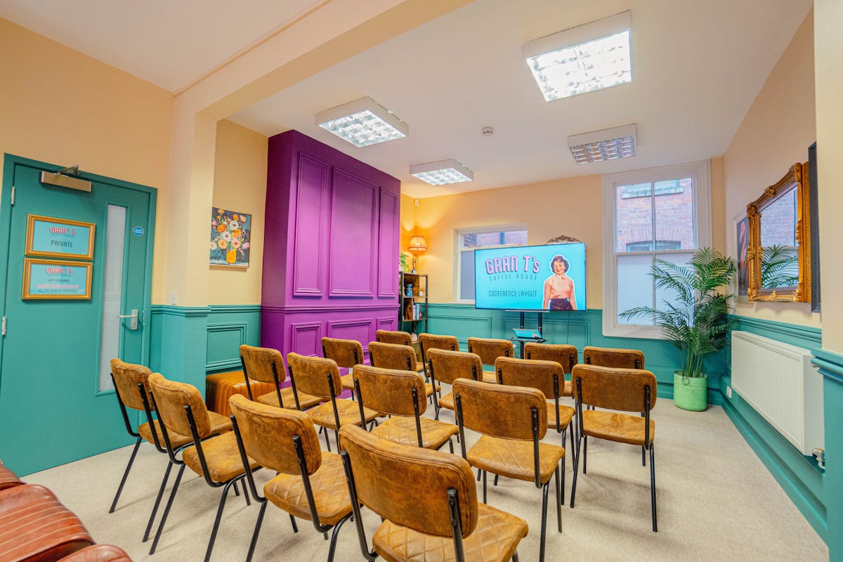 16 person meeting room