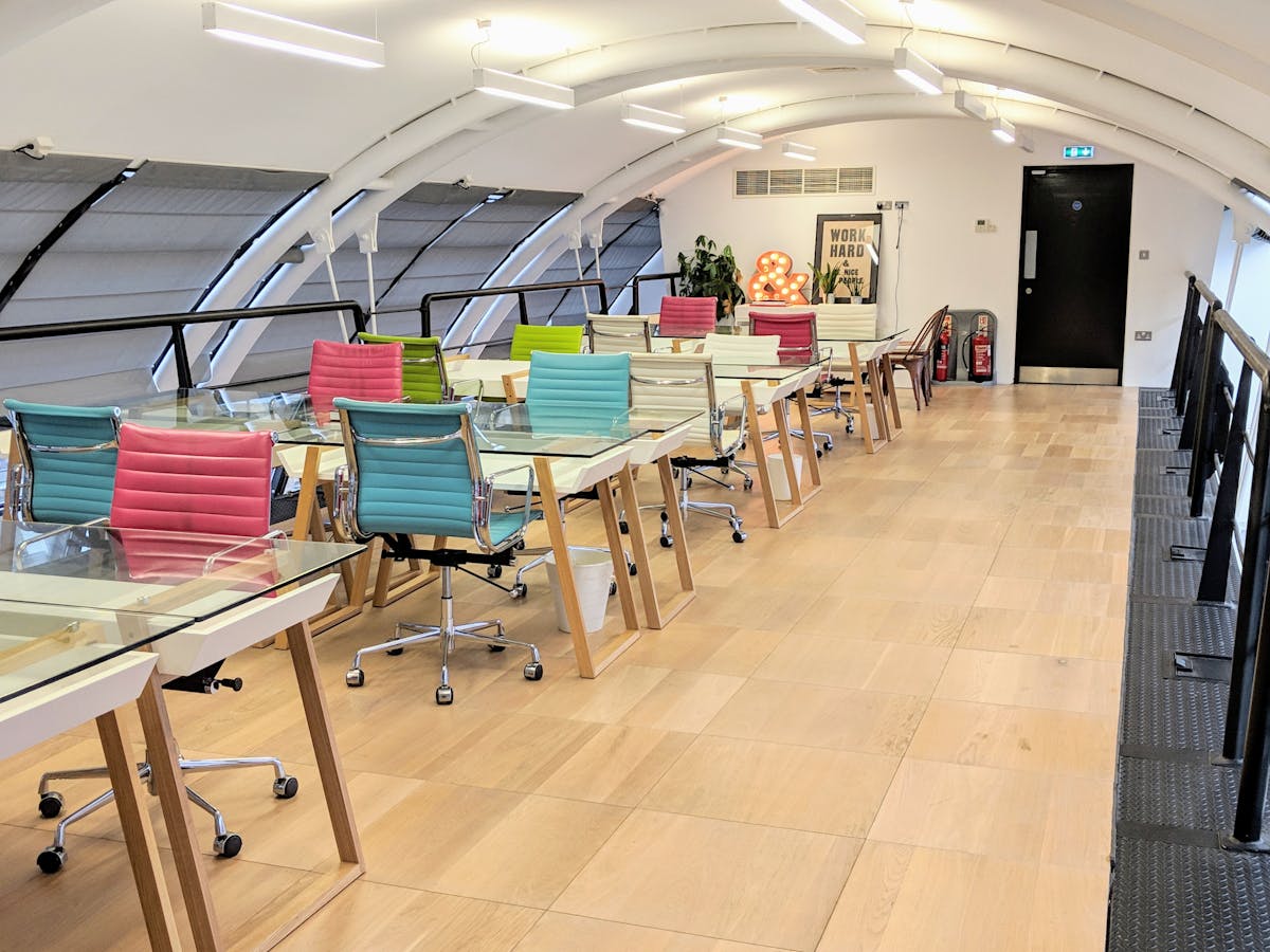Bright Penthouse Mezzanine Farringdon Rent Office Space With