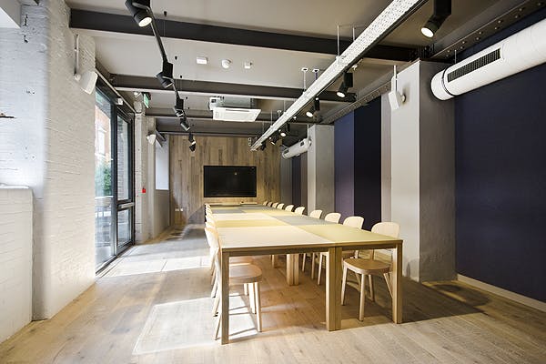 20-person meeting room