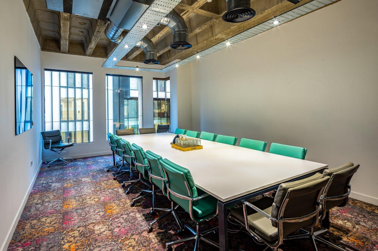 20 person meeting room