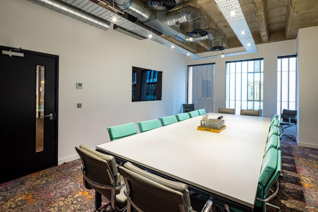 20 person meeting room