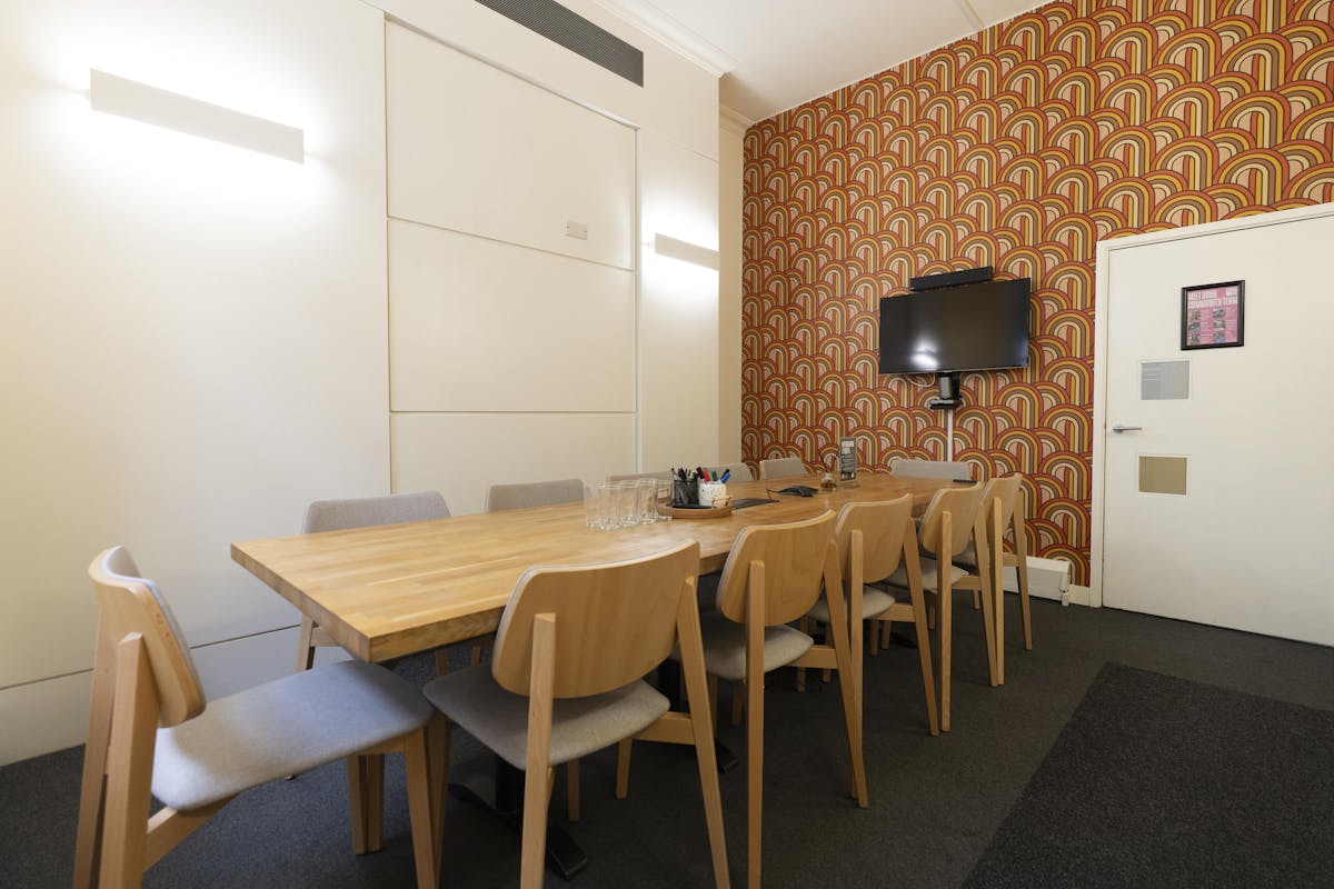 12 person meeting room