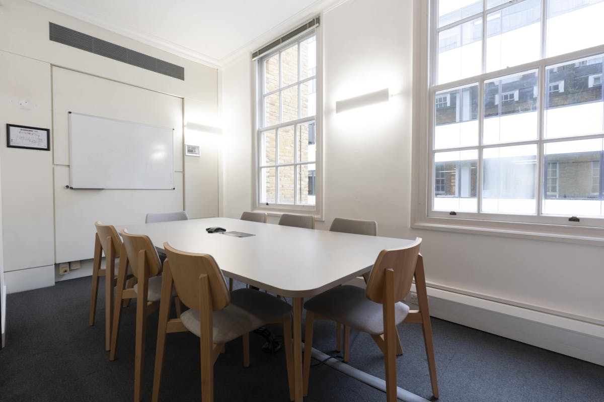 8 person meeting room