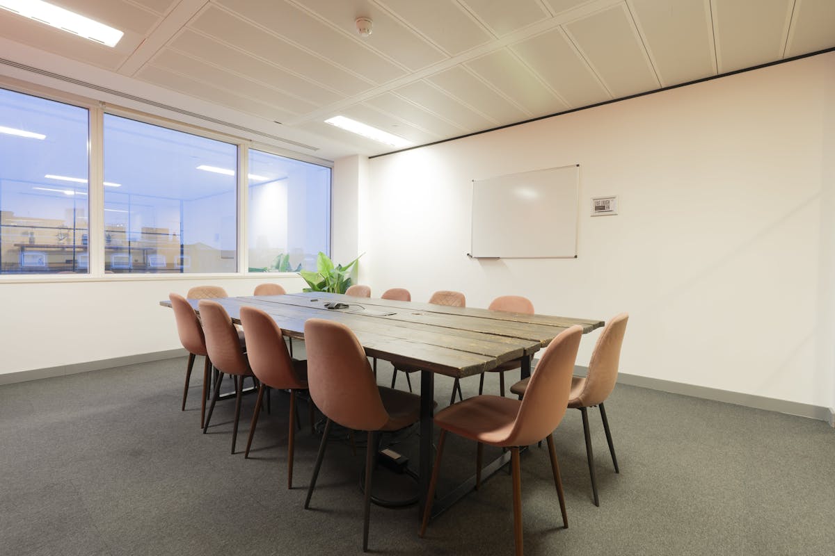 12 person meeting room