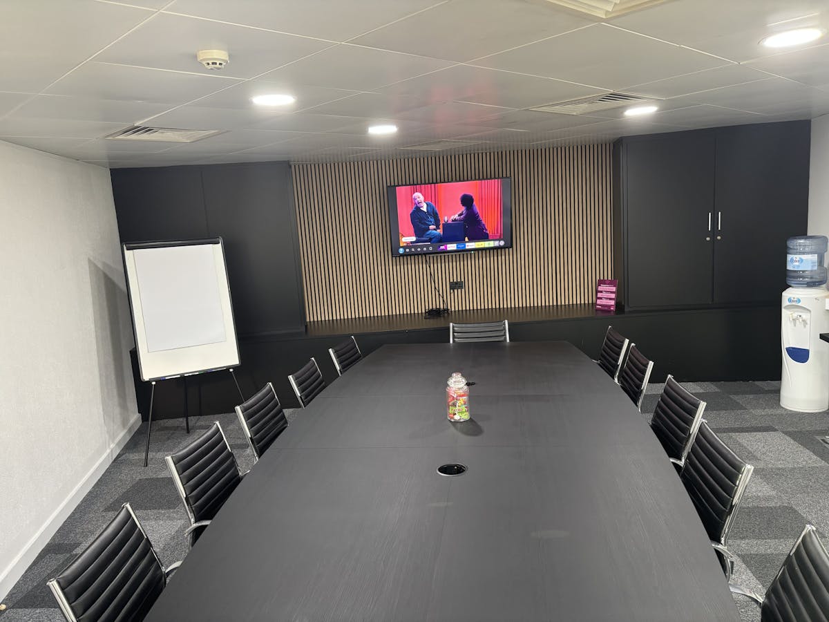 12 person meeting room