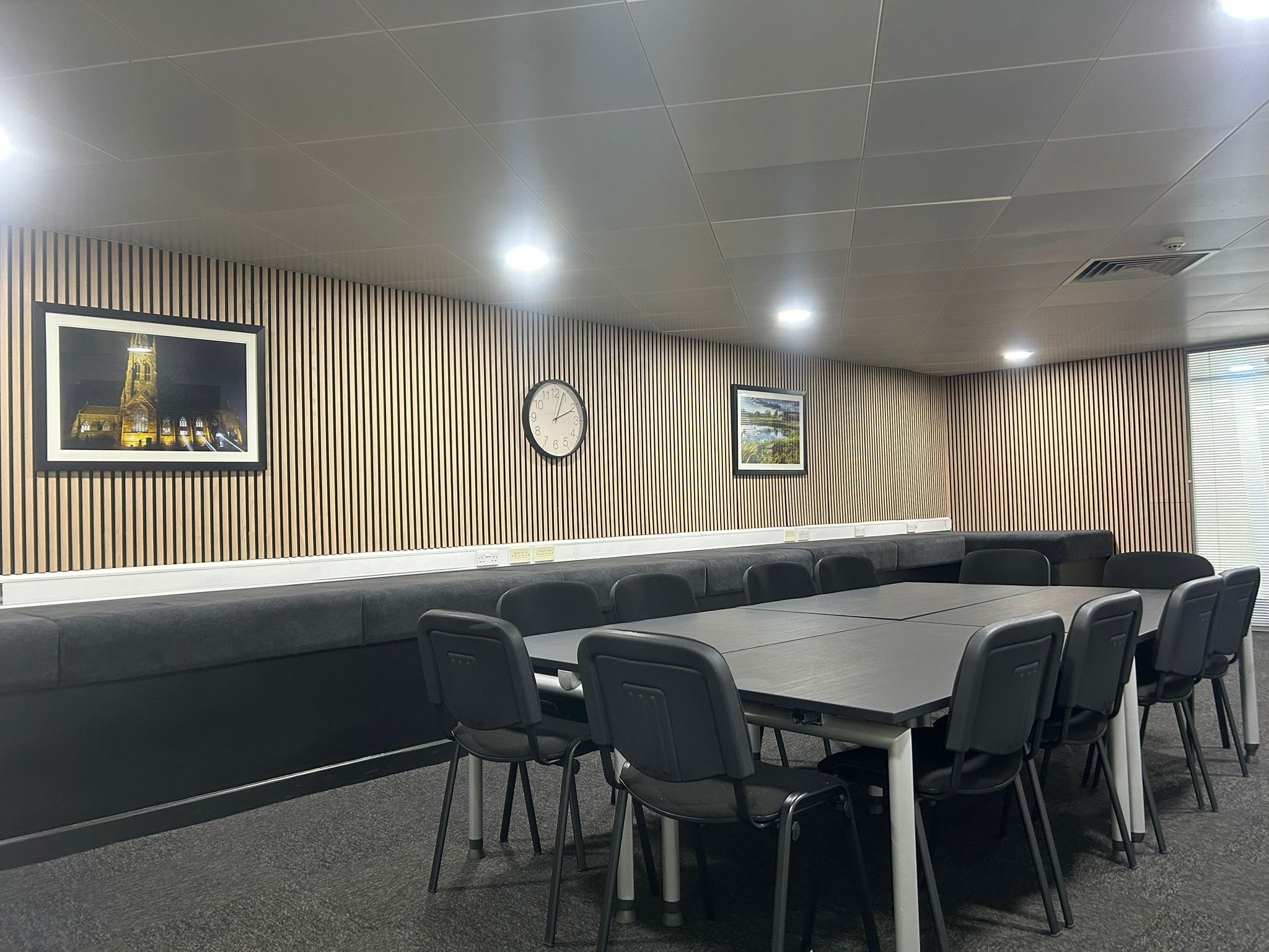 12 person meeting room