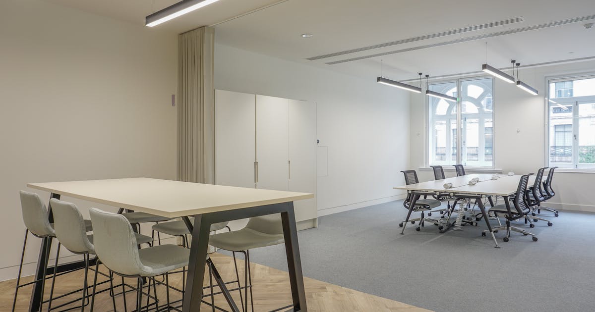 184186 Regent St by The Crown Estate Rent this office space with Hubble